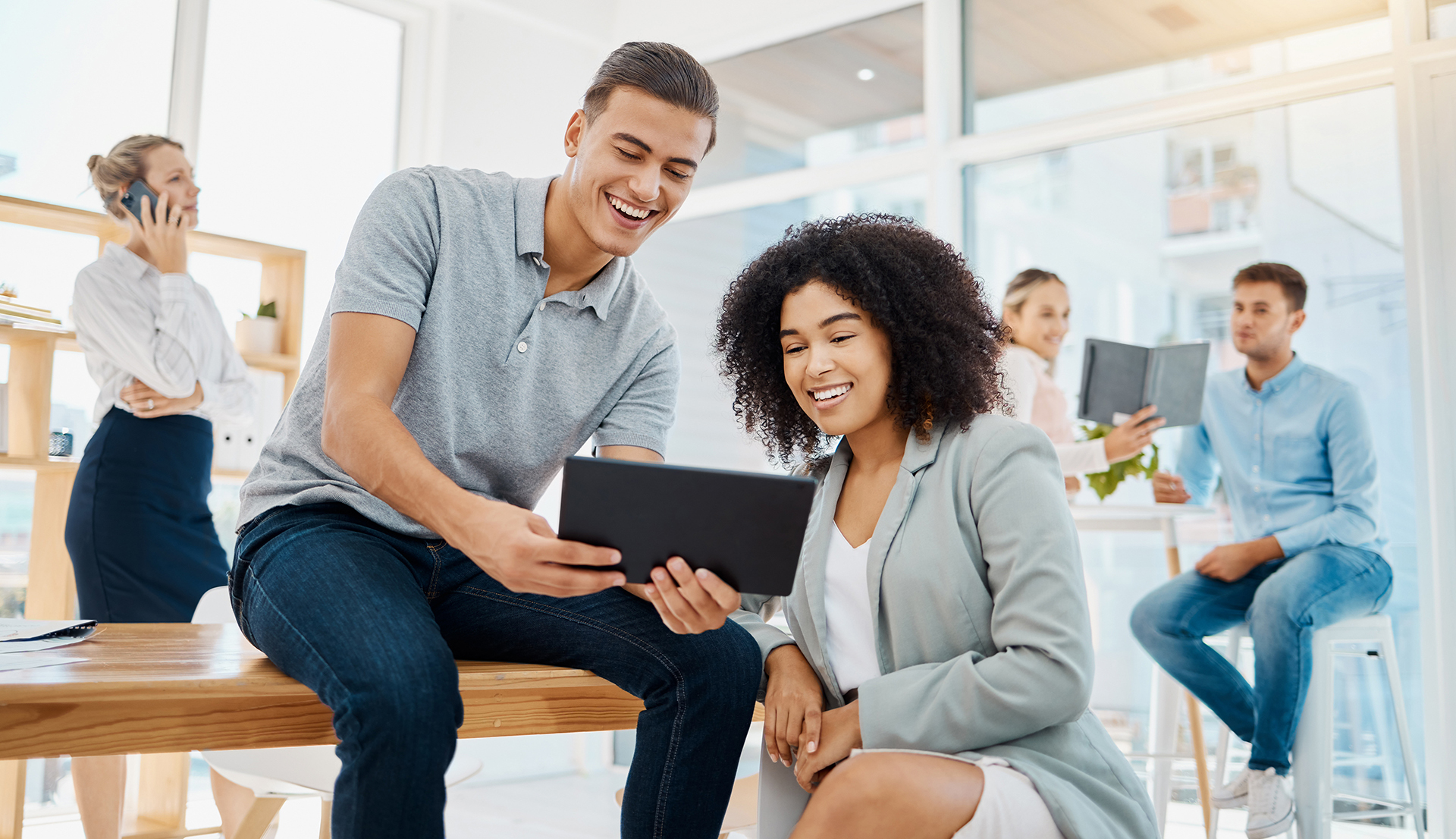 business-team-meeting-social-media-office-happy-employee-workers-digital-tablet-working-together-teamwork-collaboration-diversity-creative-people-project-discussion