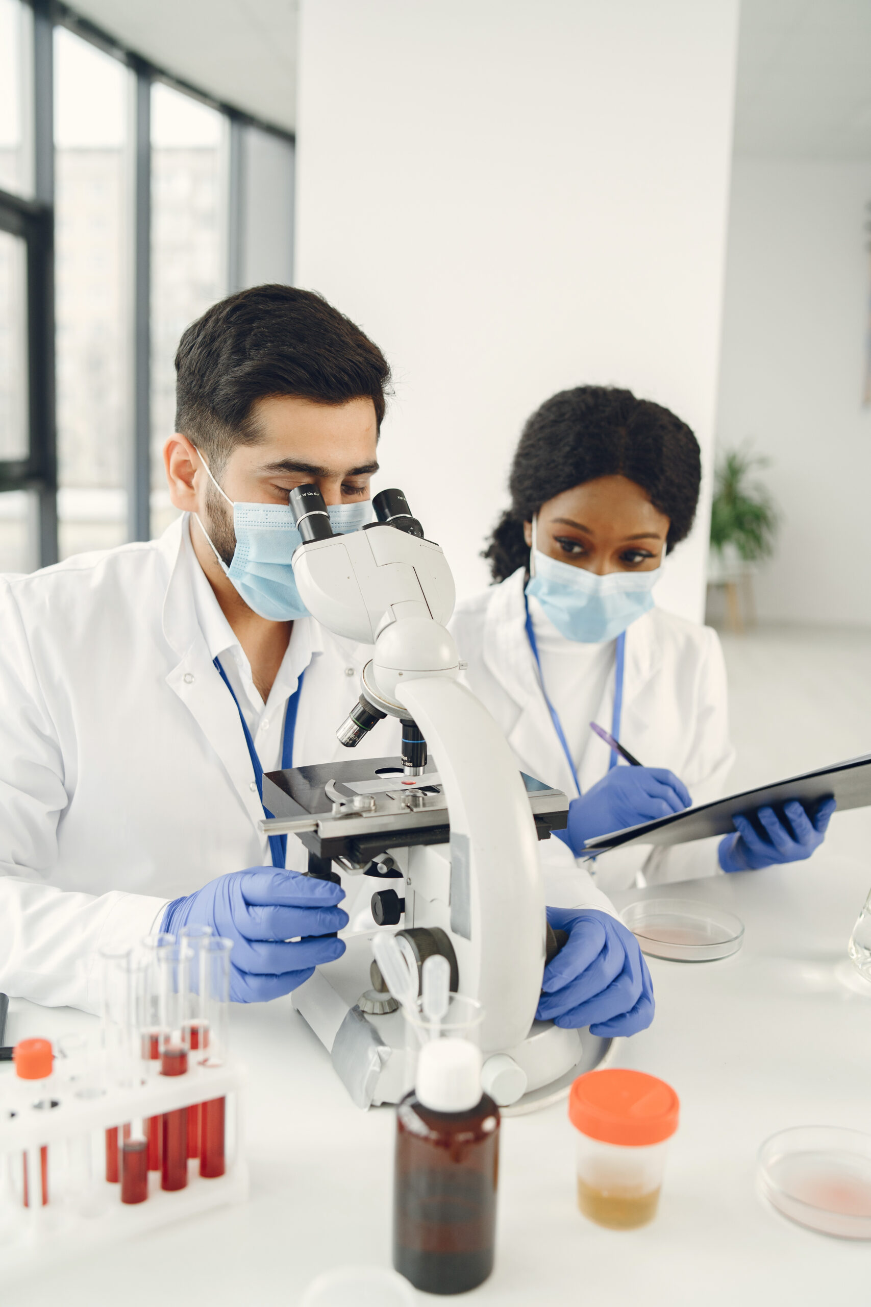 Researchers creating vaccine for covid-19 in a lab